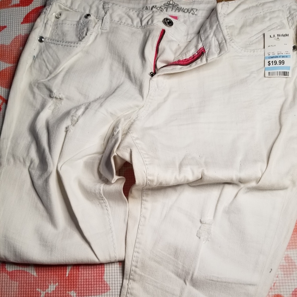 White Distressed  Capris Pants
